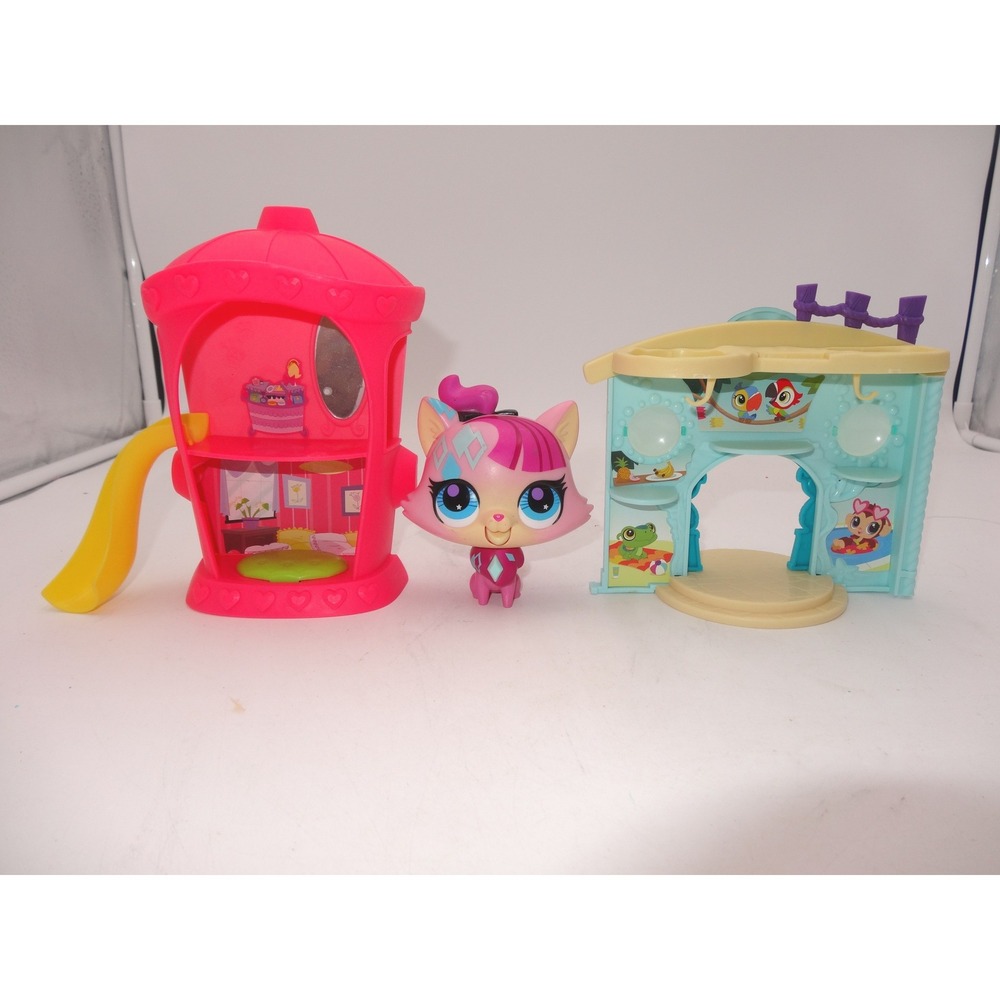 Littlest Pet Shop Splash Park Party Playset Sing a Song Cat  Hydrant Hangout